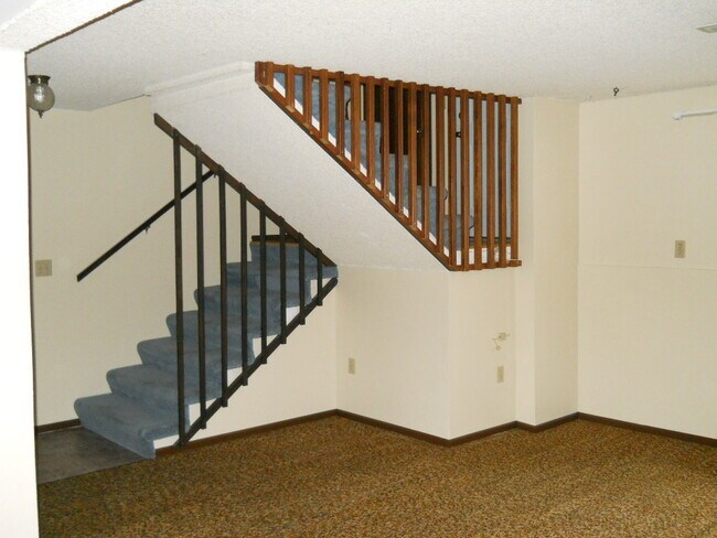 Building Photo - South Hill 4 bed 2 bath home