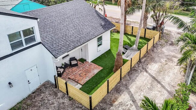 Building Photo - 4603 N Ocean Blvd