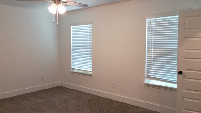 Building Photo - 2141 Bluebonnet Ln