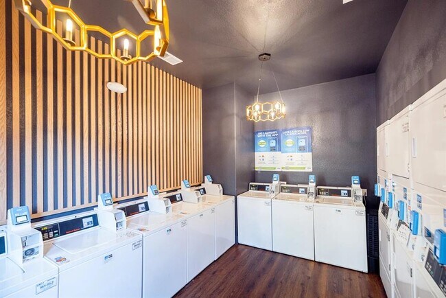 Building Photo - 12800 Center Lake Dr