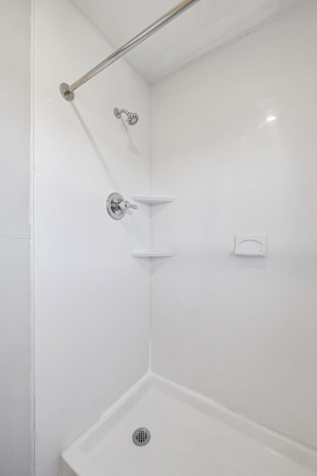 Building Photo - 342 Brook Mead Dr