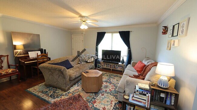 Building Photo - 1610 Marly Dr