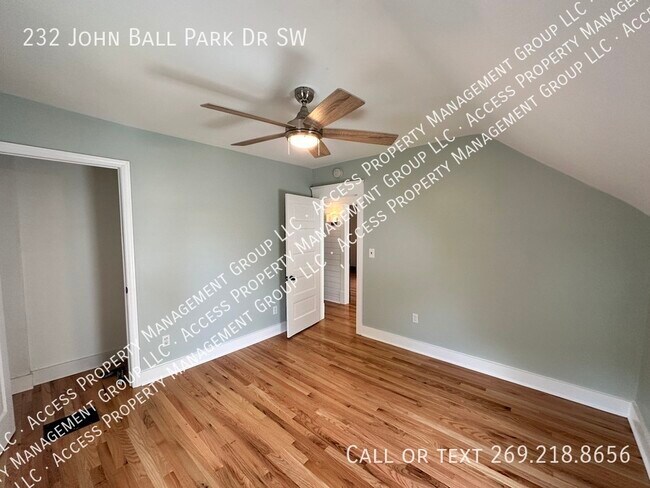 Building Photo - 232 John Ball Park Dr SW
