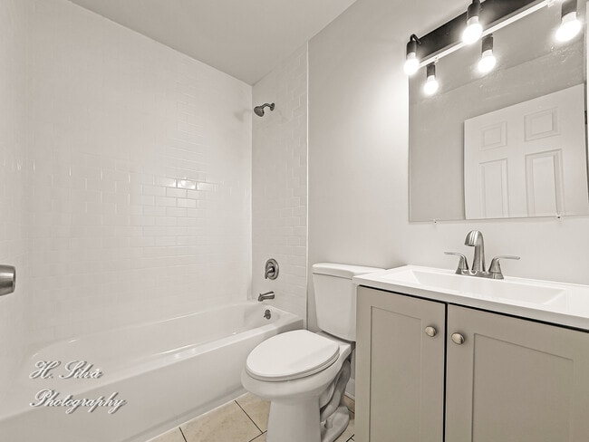 Building Photo - 5 Arrowhead Dr