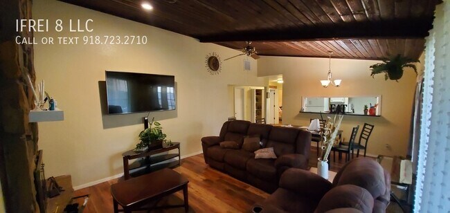 Building Photo - 1435 S 124th E Ave