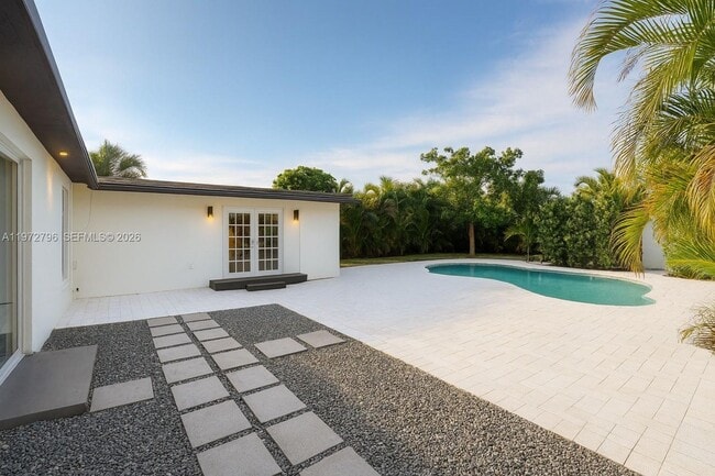 Building Photo - 1399 NE 38th St