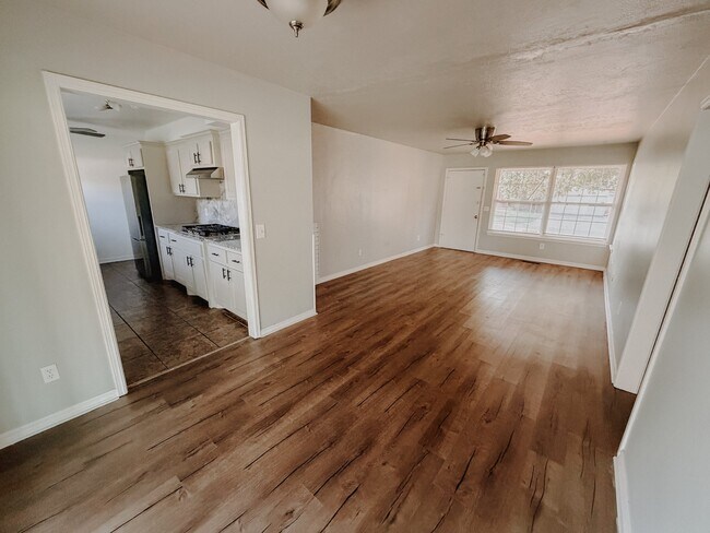 Building Photo - 6336 N Hammond Ave