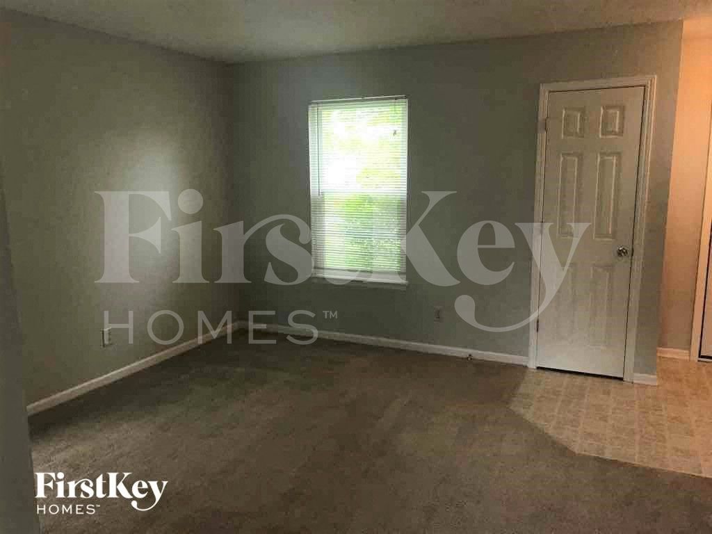 Building Photo - 5702 N Jefferson Dr