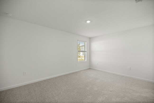 Building Photo - 3155 NE 38th St