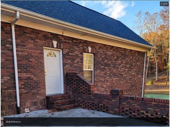 Building Photo - 6112 Birdsong Rd