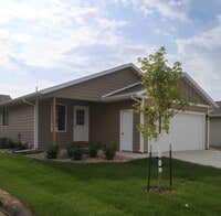 Building Photo - 5 BED | 2 BATH | DOUBLE GARAGE | RAPID VALLEY
