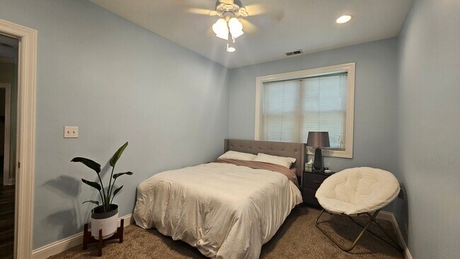 Bedroom 2 - 4966 N Spaulding Ave