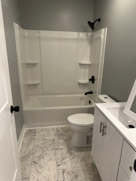 Building Photo - 316 Valley View Dr