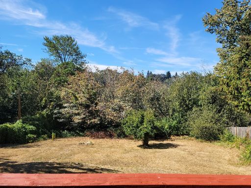 Building Photo - Remodeled 3 bed/2 bath in High Point/West Seattle with large fully fenced yard now at $2850!