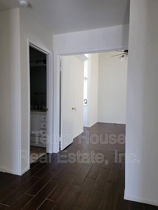 Building Photo - 23423 Vía Boscana