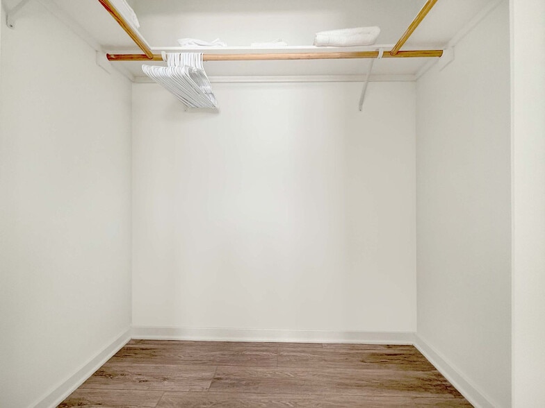 Building Photo - 12122 54th Dr E