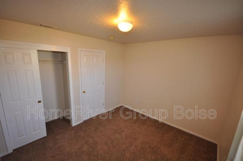 Building Photo - 16692 Zaragosa Way