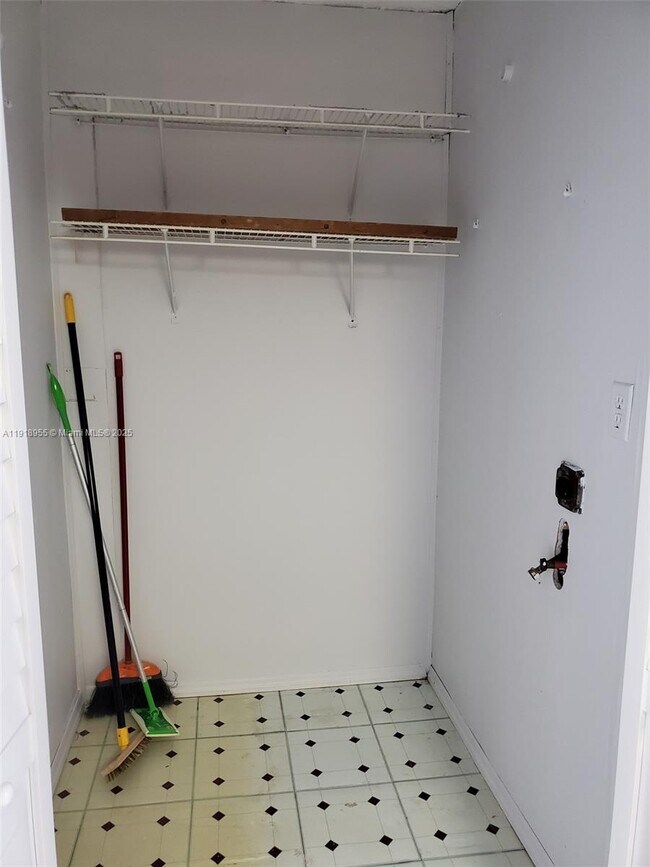 Building Photo - 14250 SW 62nd St