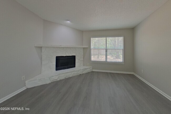 Building Photo - 3572 Raymur Villa Dr