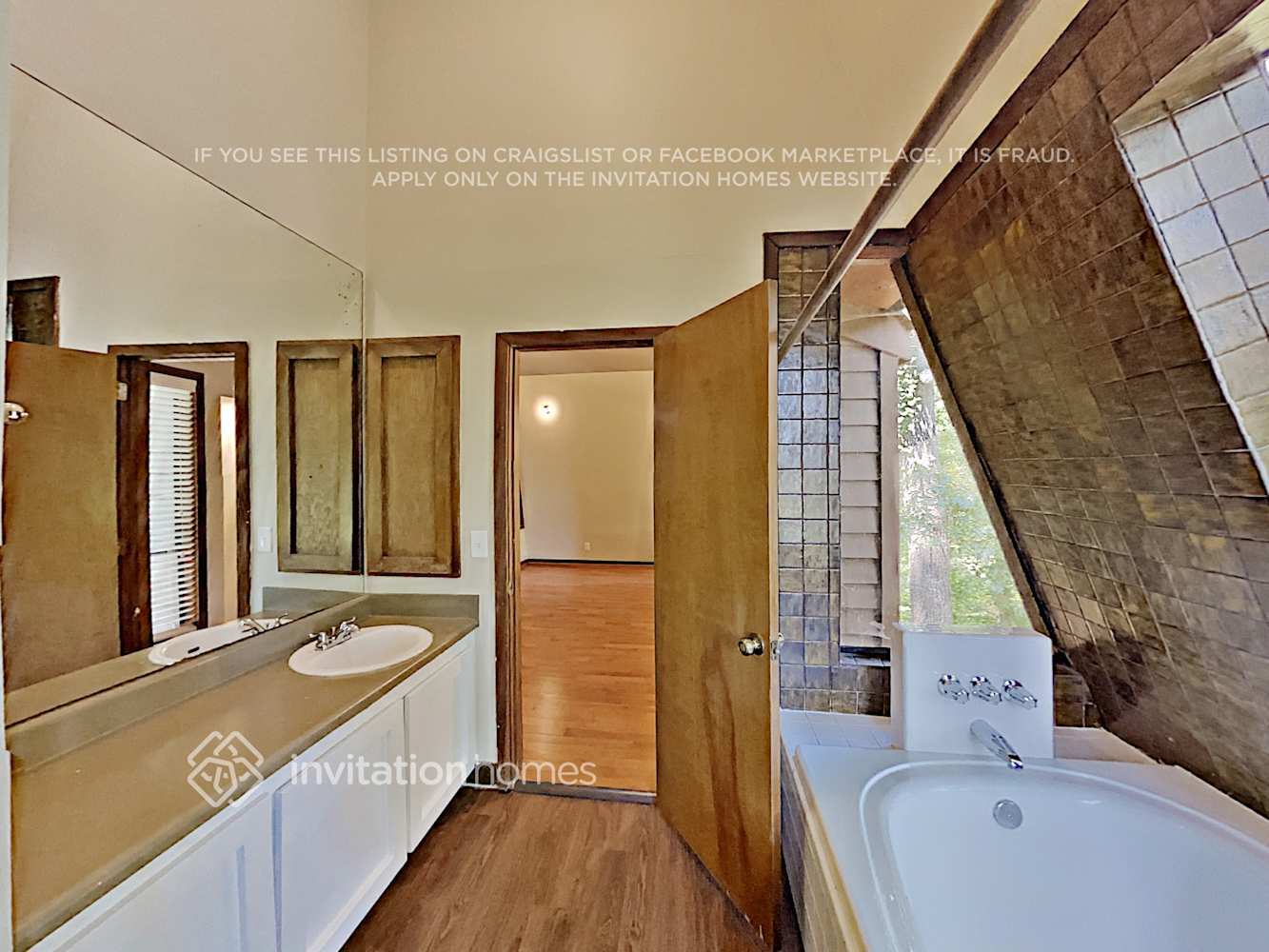 Building Photo - 2955 Pond View Ct