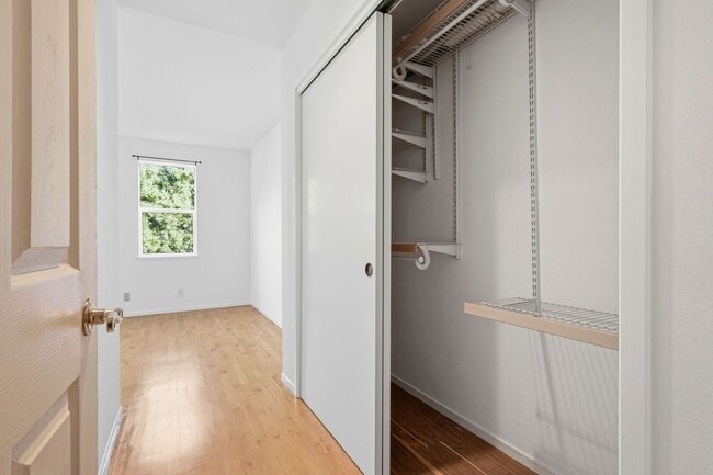 Building Photo - Spacious Two Bedroom Condo in Potrero Hill - Please Contact for Showing Availability!