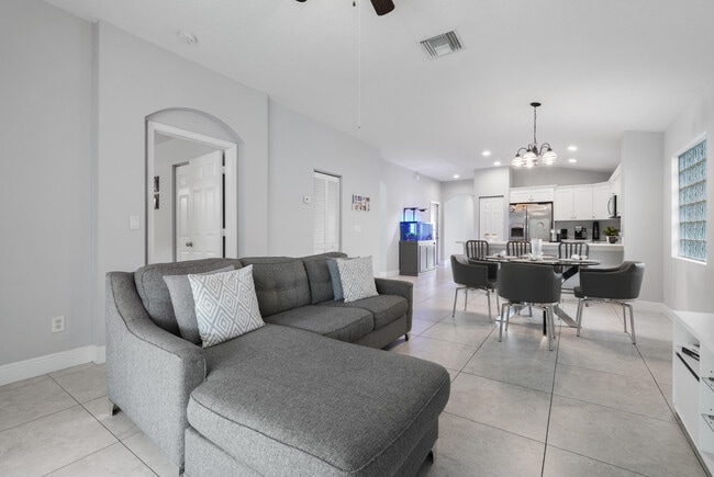 Building Photo - 6791 Lantern Key Dr