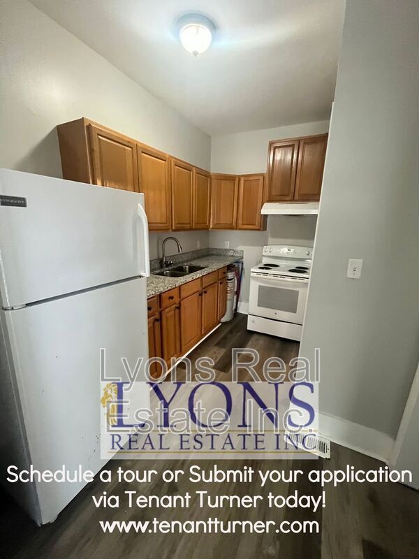 Building Photo - 205 E College St