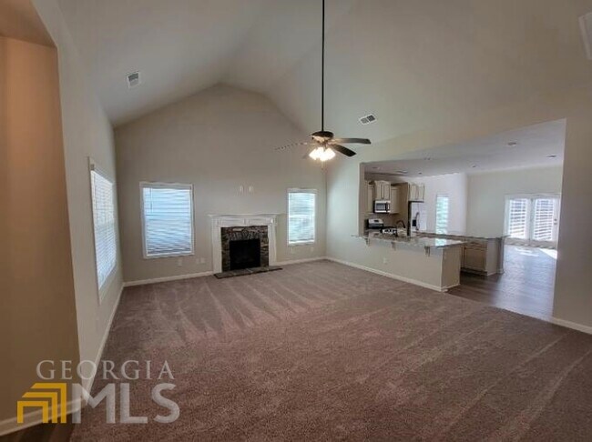 Building Photo - 275 S Ridge