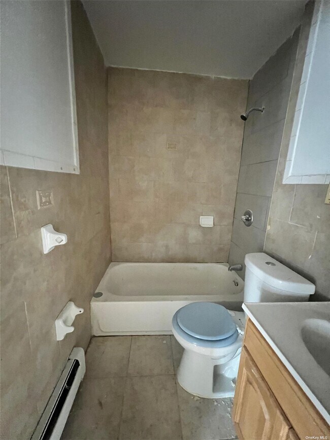 Building Photo - 13-62-62 Pinson St