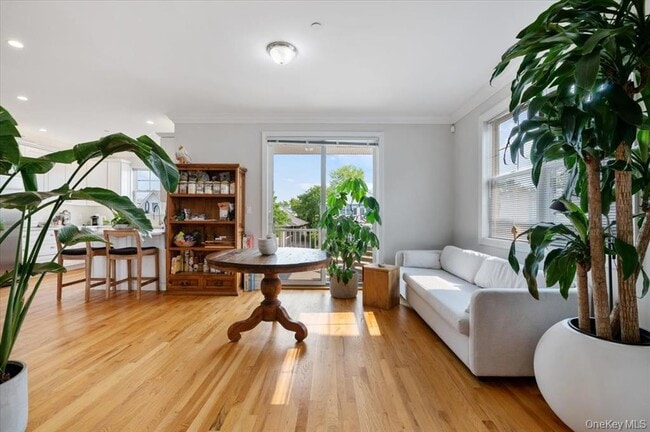 Building Photo - 545 E Fulton St