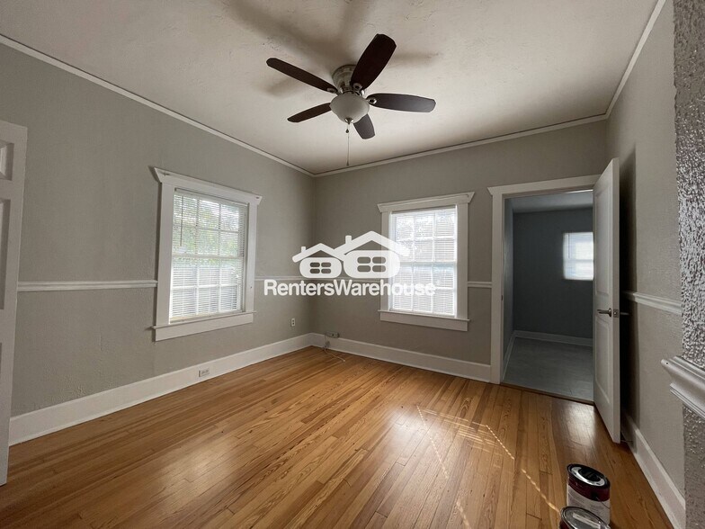 Building Photo - 4130 1st Ave S