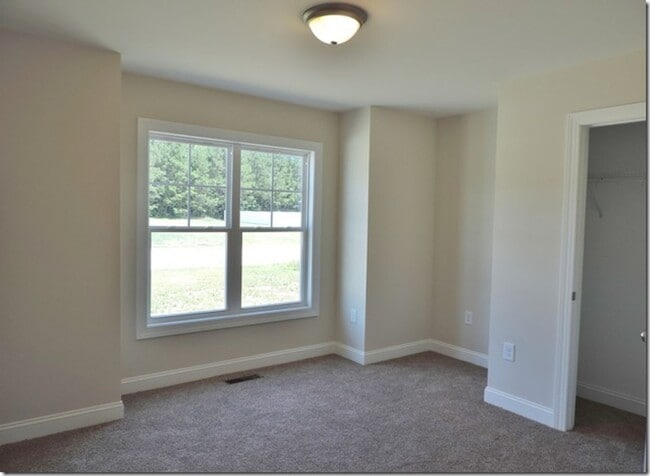 Building Photo - 4827 Jamestown Dr NW