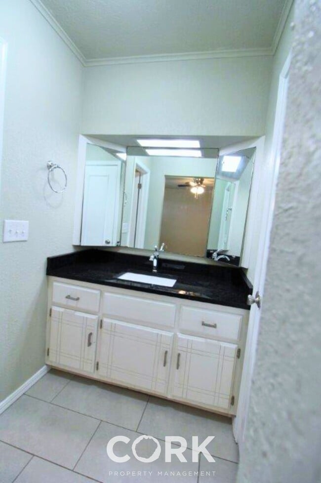 Building Photo - 2813 Old Hickory Dr