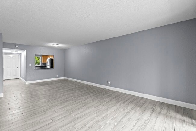 Building Photo - 120 Sparrow Dr