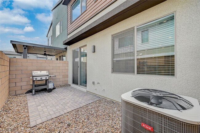 Building Photo - 9276 Desert Pearl Ave