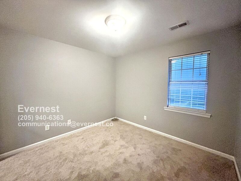 Building Photo - 632 Parkside Cir