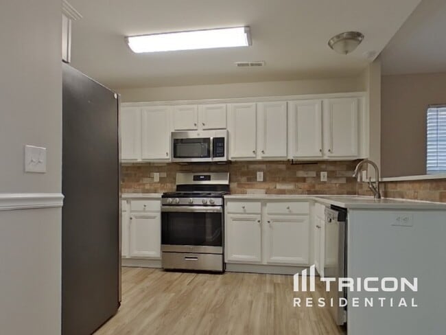 Building Photo - 931 Whistling Duck Ct