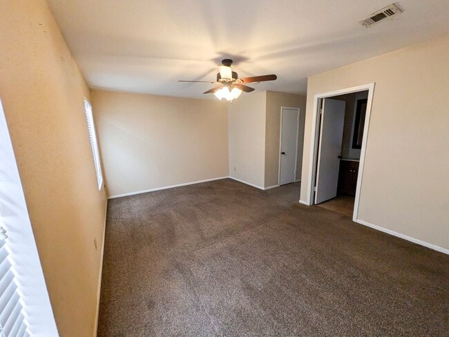 Building Photo - 956 Sunmeadow Dr