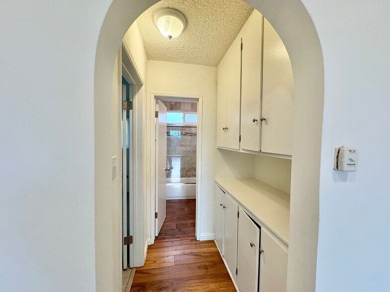 Building Photo - 12618 Pacific Ave