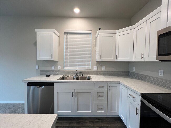Building Photo - 3105 Wrangler Dr