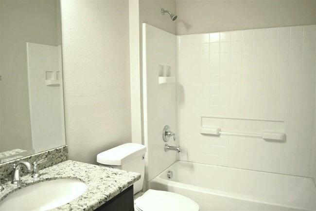 Building Photo - 215 Kendrick Pines Blvd