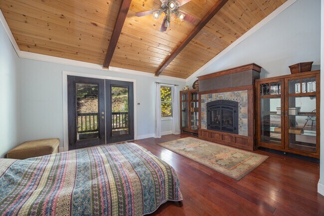 Building Photo - 26316 CA-189