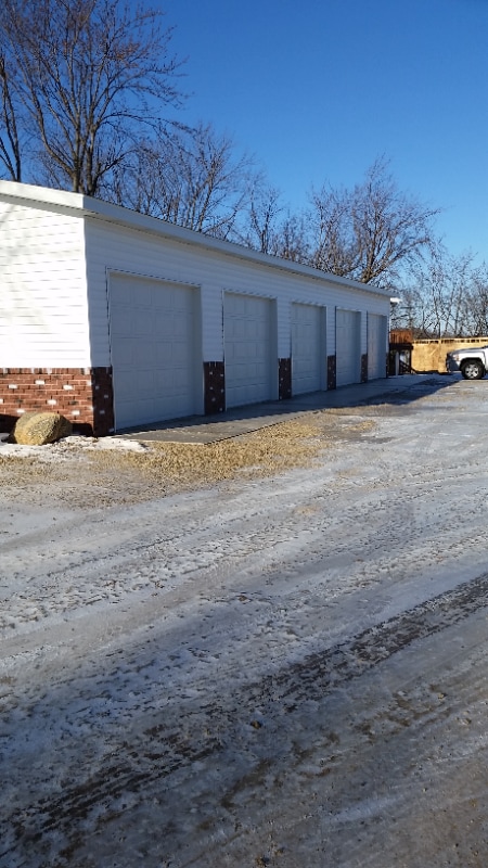 Building Photo - 245 Country Club Dr