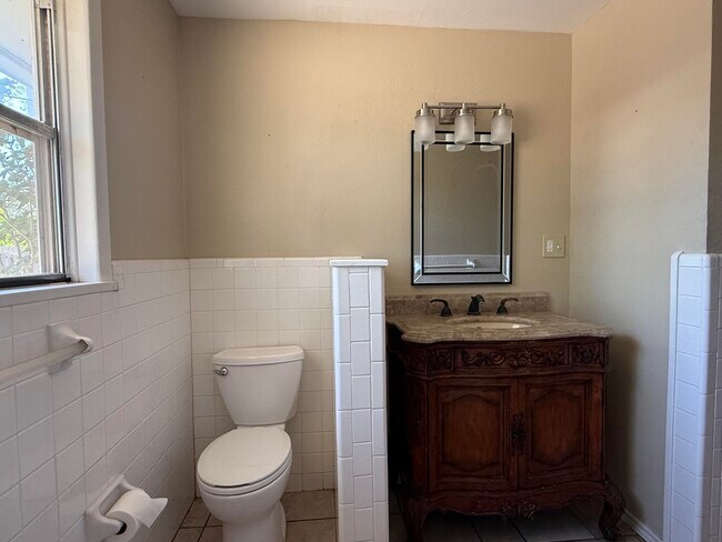 Building Photo - 3605 42nd St