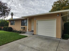 Building Photo - 2831 Marin St