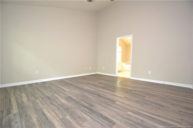 Building Photo - 4737 Sinclair Dr