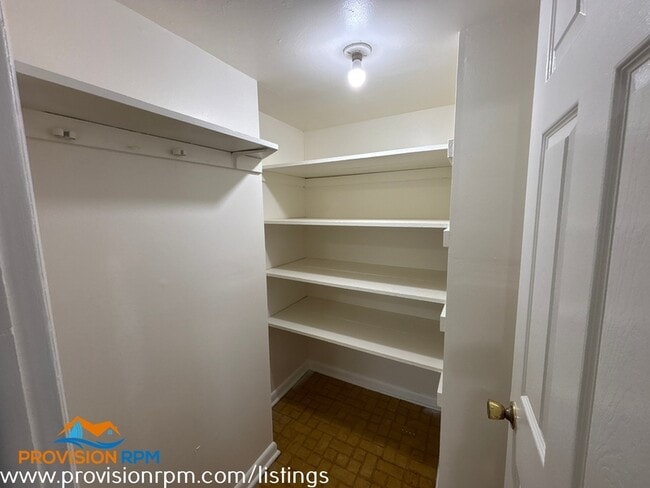 Building Photo - 5138 Clacton Ave