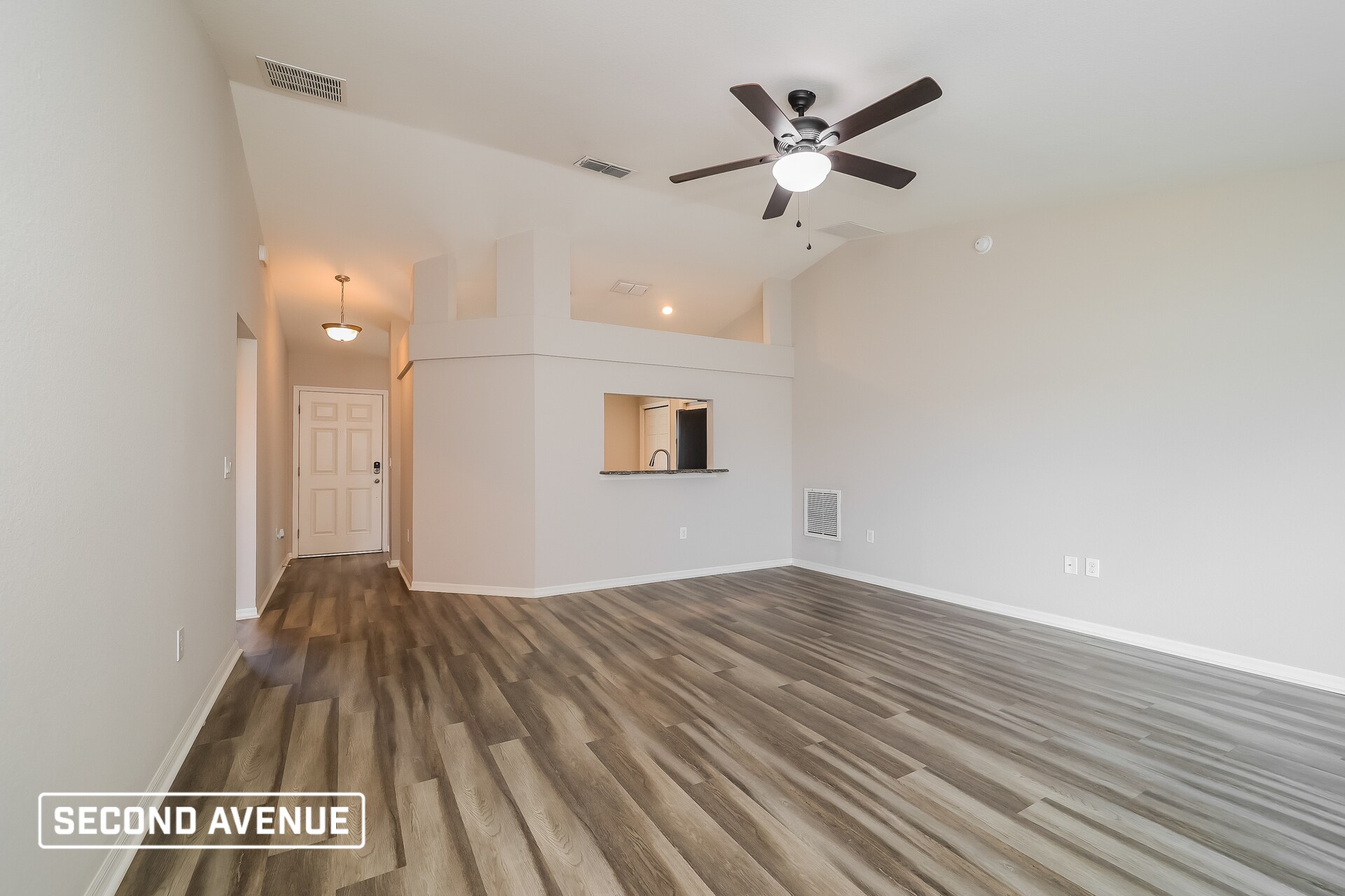 Building Photo - 2041 Horse Creek Ln