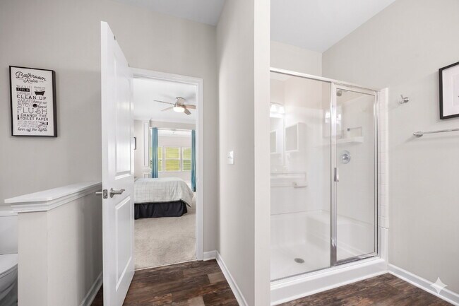 Building Photo - Amenity-Rich neighborhood!