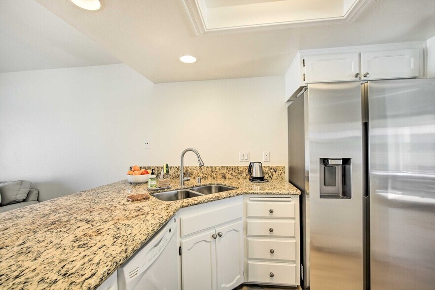 Building Photo - 6908 Peachtree Rd